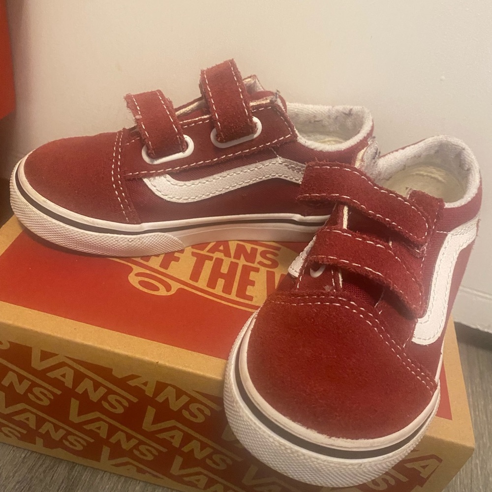 Slightly used toddies vans two straps